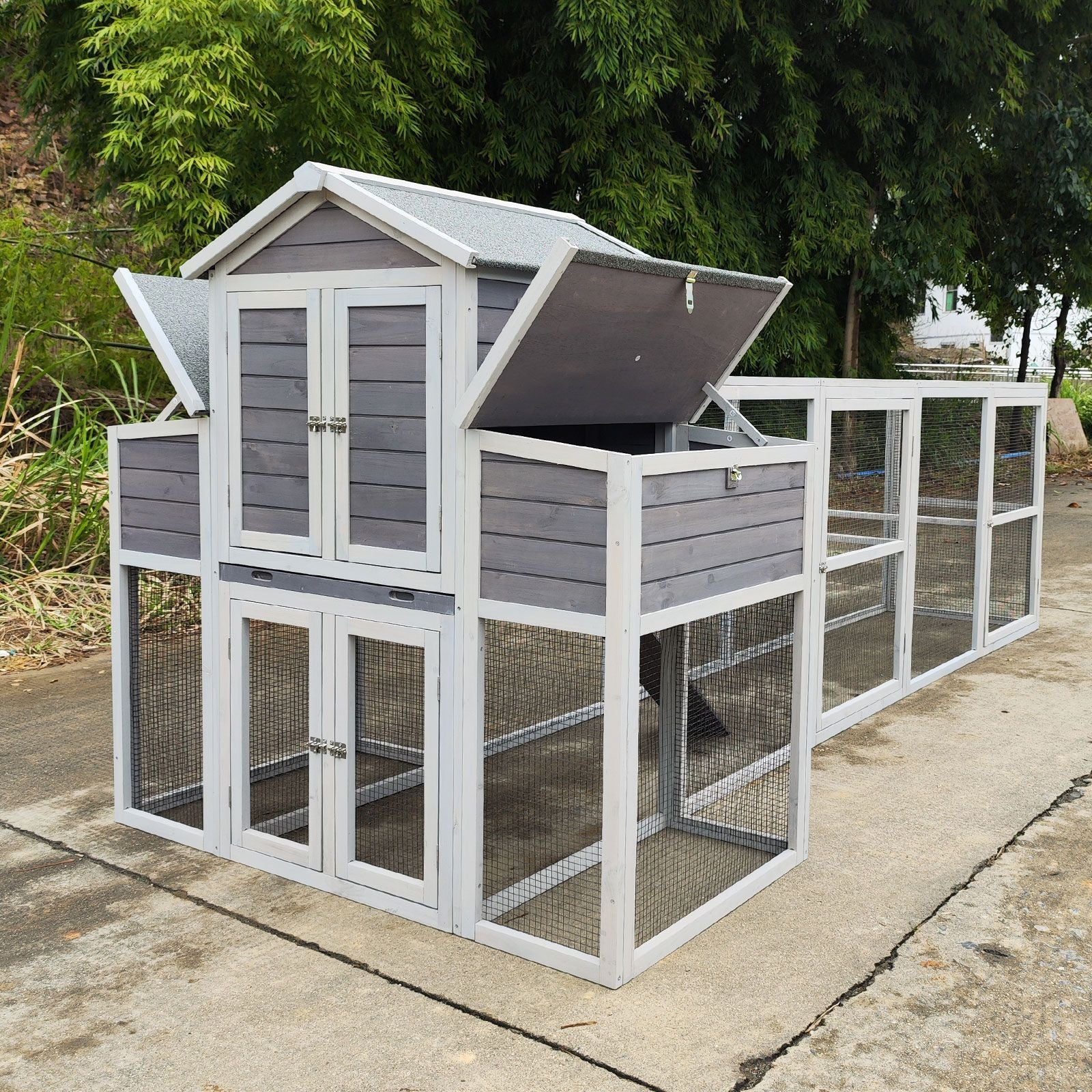150" Extra Large Chicken Coop with Solid Fir furniture-style and Easy-Clean Tray