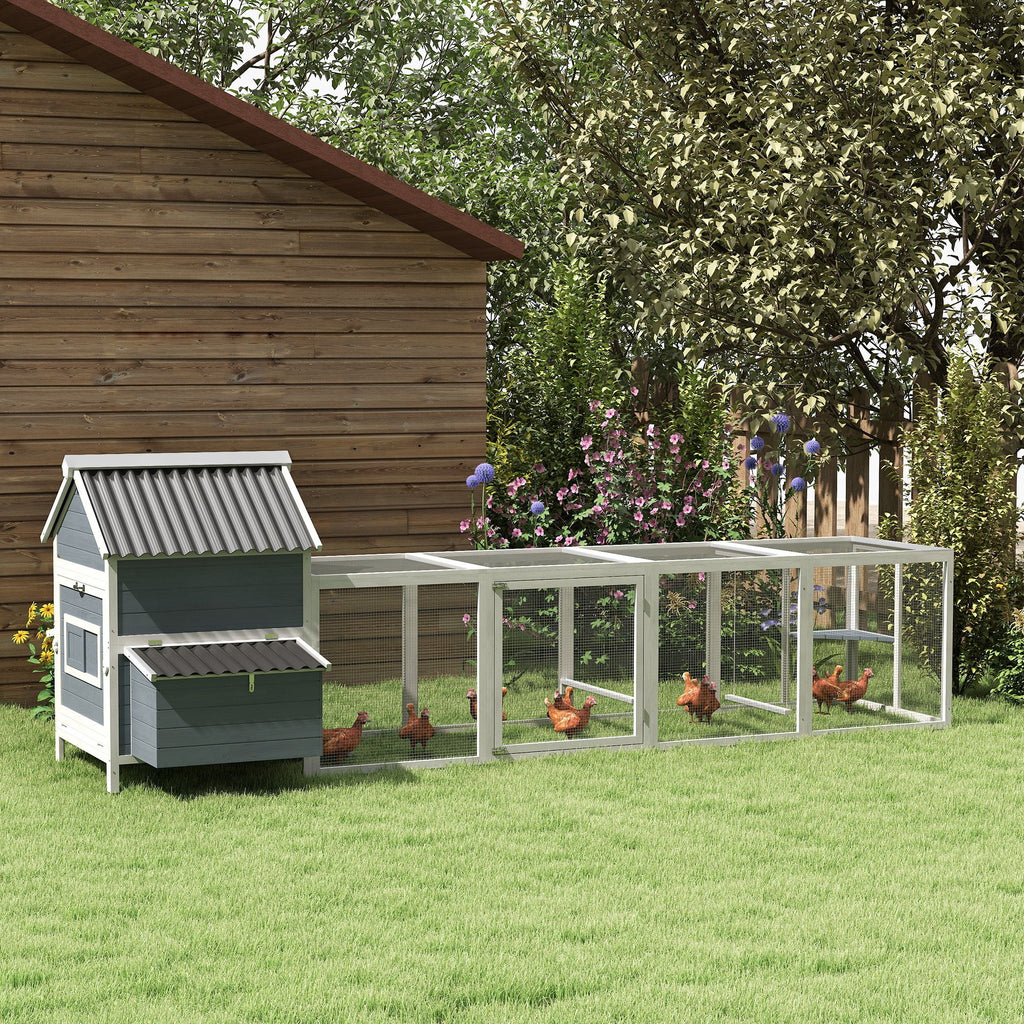 Spacious furniture-style Chicken Coop with Nesting Boxes and Run