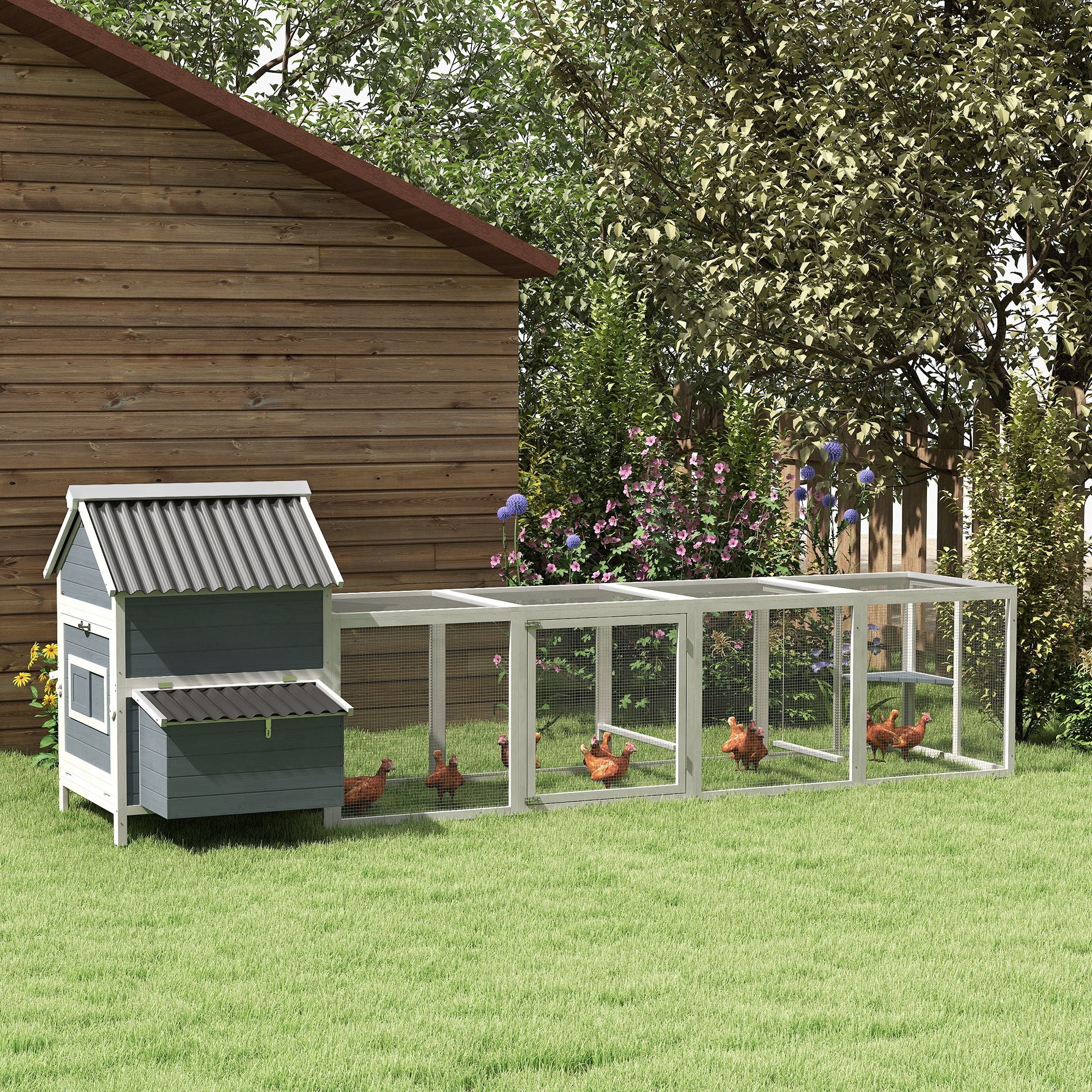Spacious furniture-style Chicken Coop with Nesting Boxes and Run