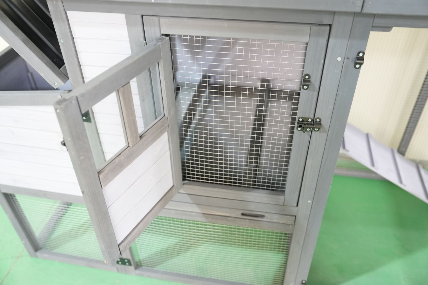 Large 79" furniture-style Chicken Coop with Upgraded Perches & Weatherproof Roof