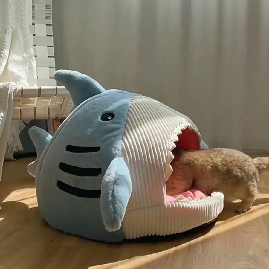 Shark-Shaped Enclosed Pet Bed for All-Season Dog and Cat Comfort