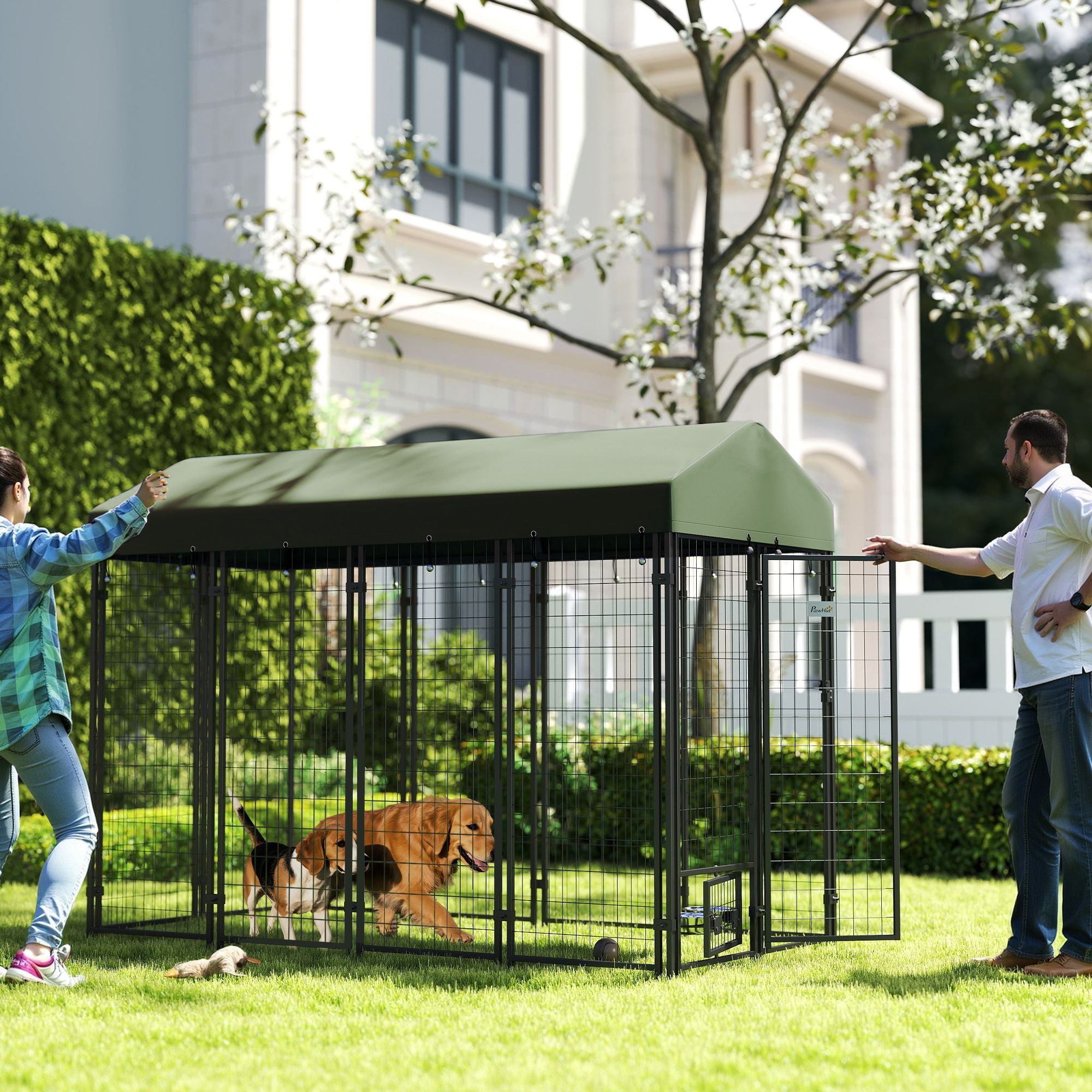 Spacious Outdoor Dog Kennel with Rotating Bowl Holders & water-ready Cover