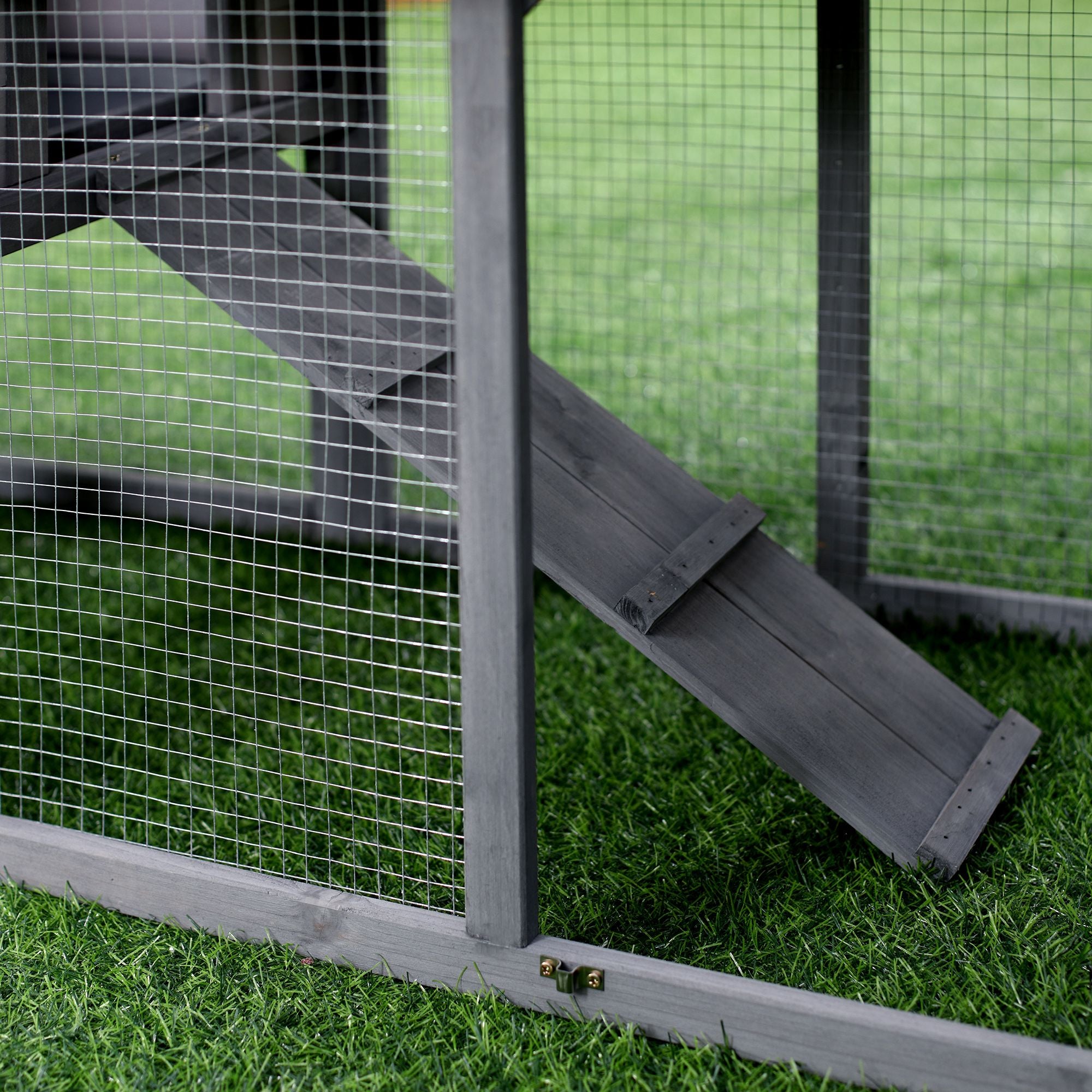 Outdoor Rabbit Hutch with Asphalt Roof & Spacious Run Area