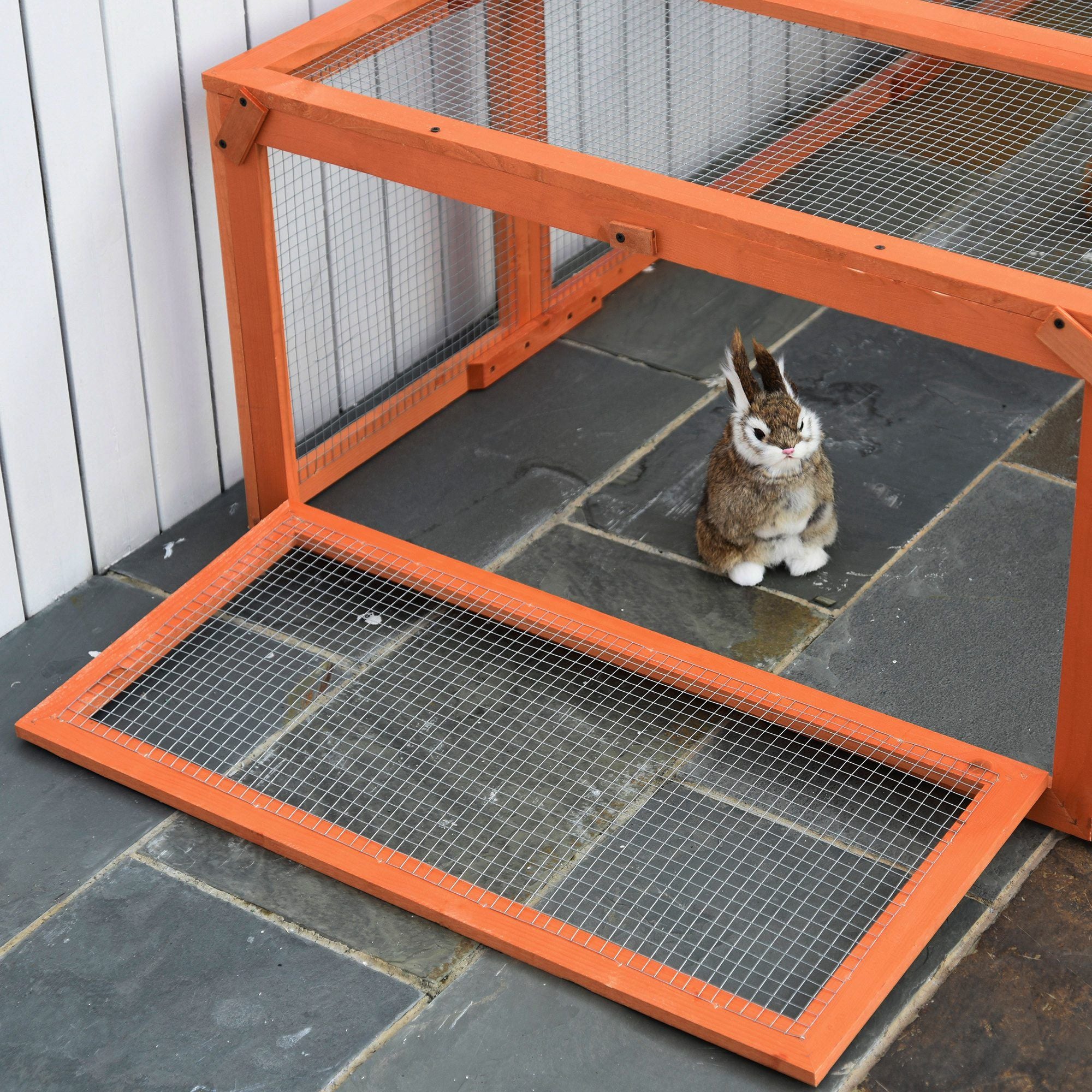 Outdoor furniture-style Rabbit Hutch Large Bunny Hutch, Small Animal Habitat with Run, Lockable Doors, Natura