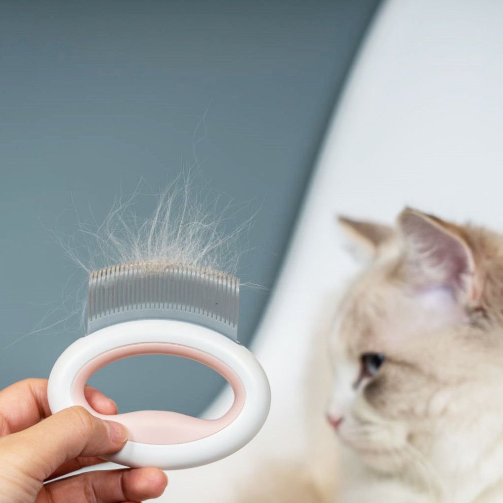 Pet Life 'Knuckler' Flexible Grooming Rake Comb - Travel Friendly