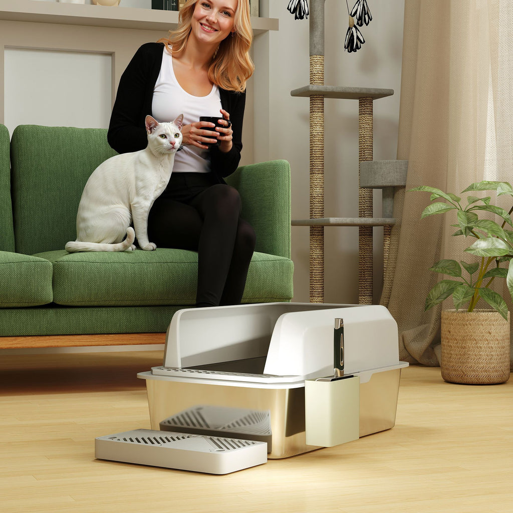 The Ultimate Litter Box for Small Cats: Mess-Free & Easy to Clean