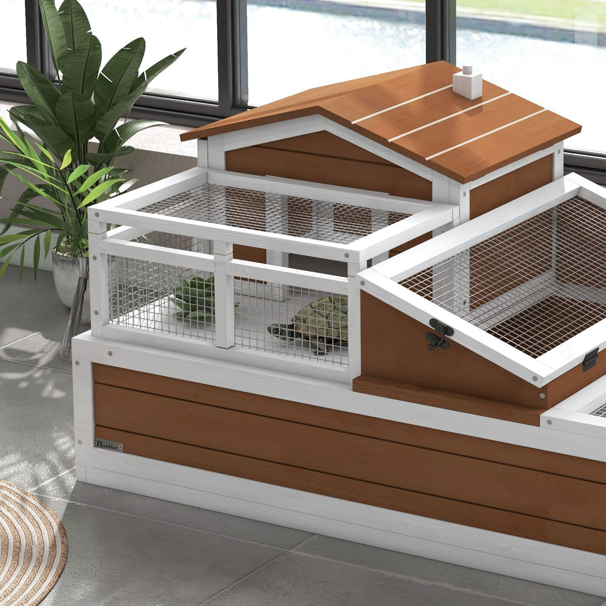 Two-Story Tortoise House with Balcony and Three-Room Layout