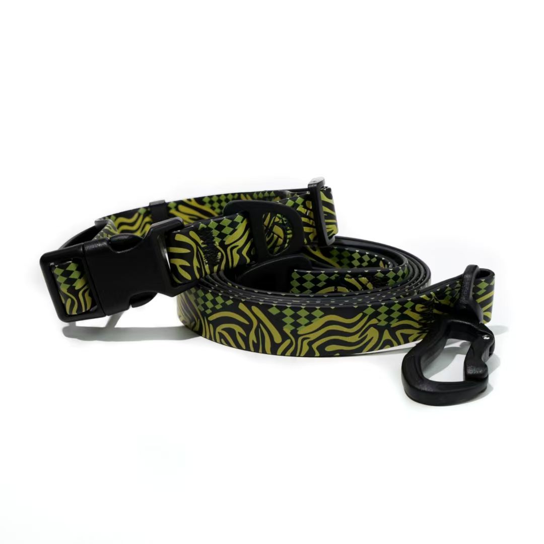 water-ready UV Embossed Pet Leash Set for Rainy Walks